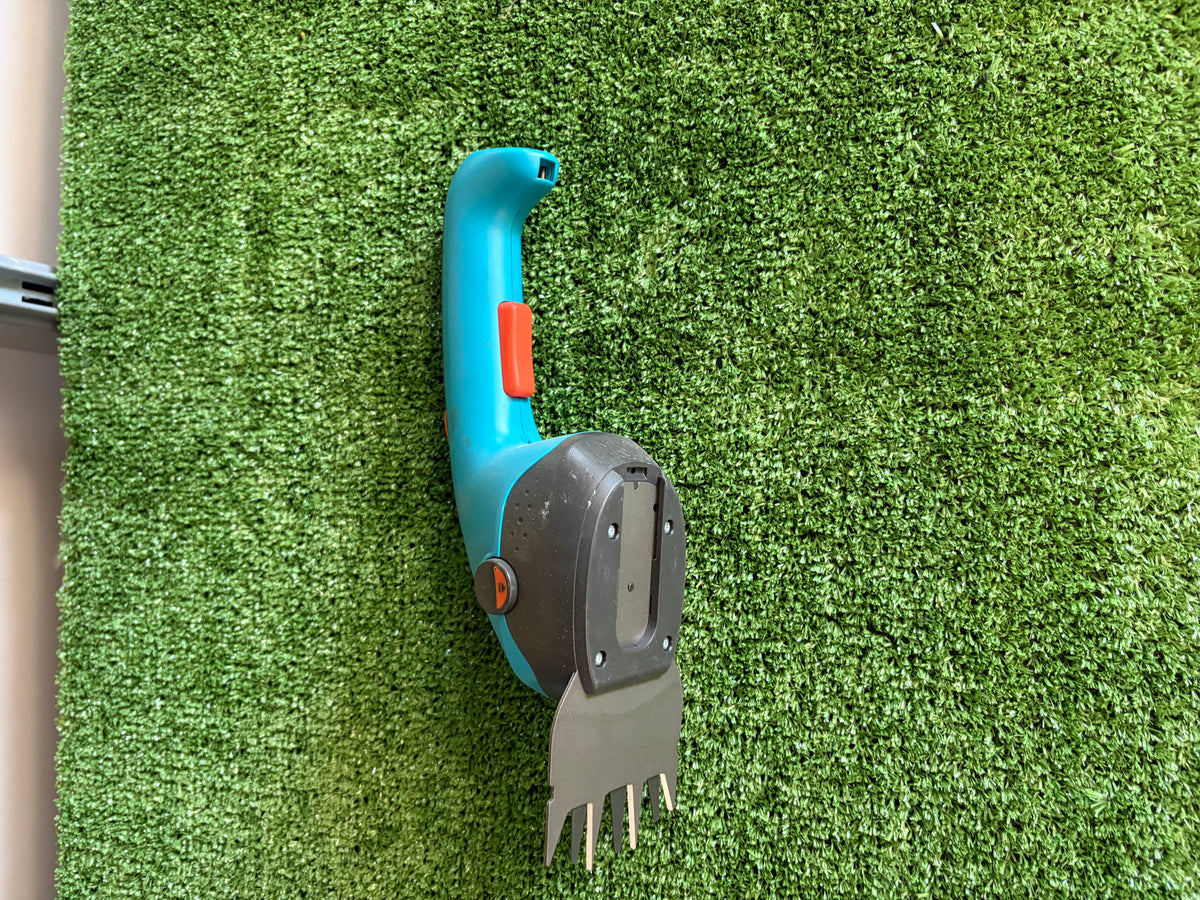 Gardena Forbici a batteria per erba ClassicCut Li